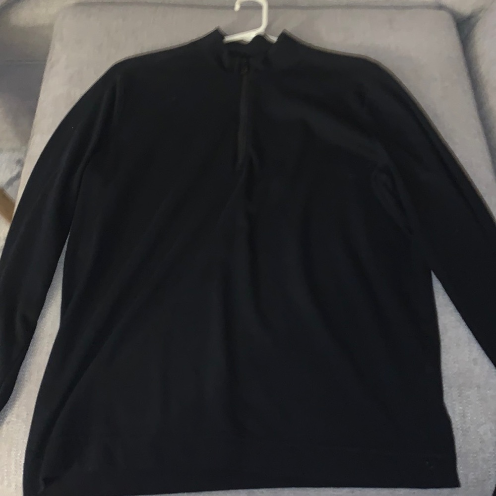Banana Republic Men’s Large black athletic quarter zip